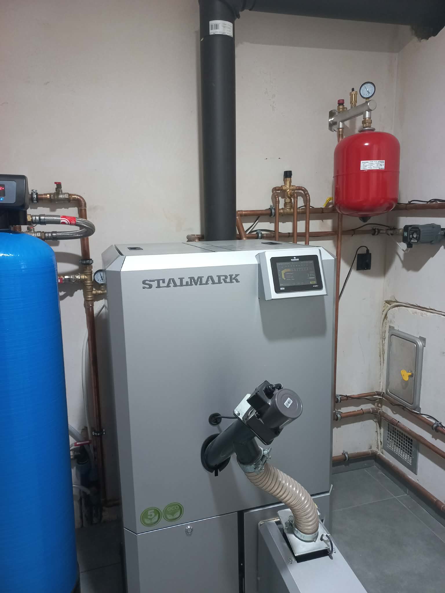 Szczegóły połączeń i zaworów