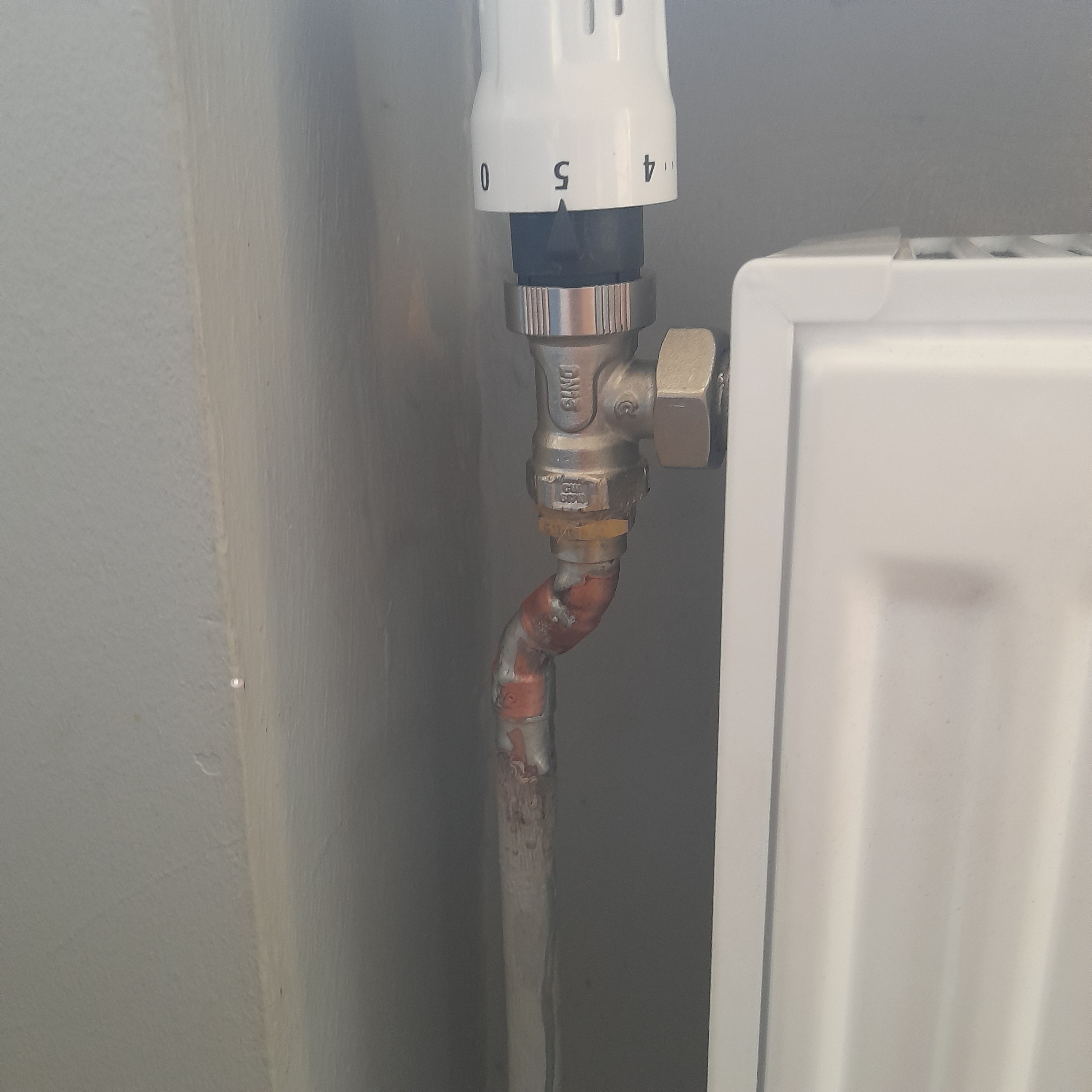 Naprawa i wymiana uszkodzonych grzejników